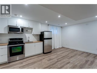 388 Mccarren Avenue. Kelowna, British Columbia