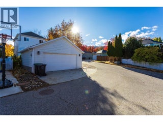 388 Mccarren Avenue. Kelowna, British Columbia