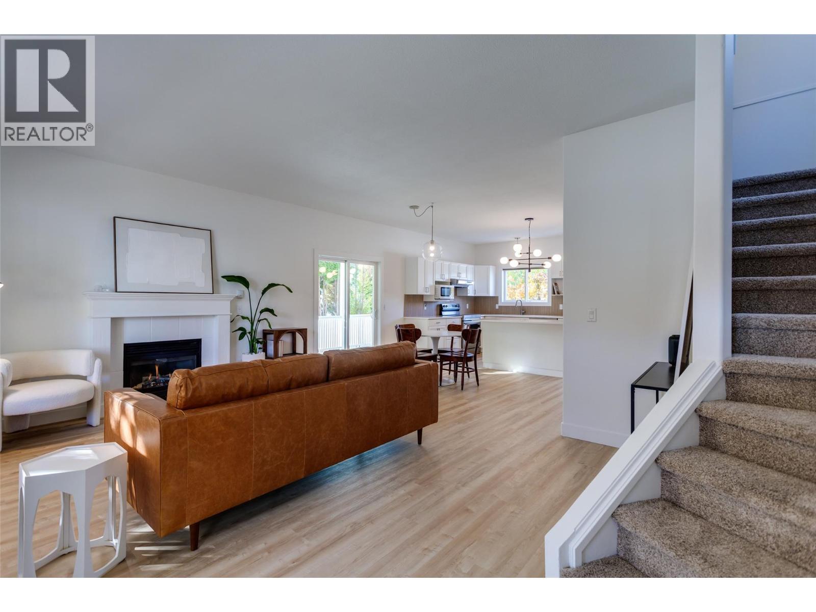 388 Mccarren Avenue. Kelowna, British Columbia