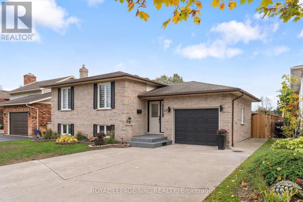 37 West Farmington Drive, St. Catharines (grapeview)