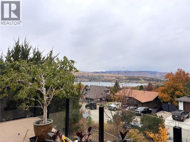 11700 Palfrey Drive W, Coldstream