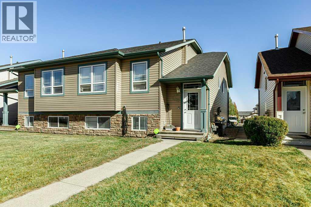 7017 Deer Street, Lacombe