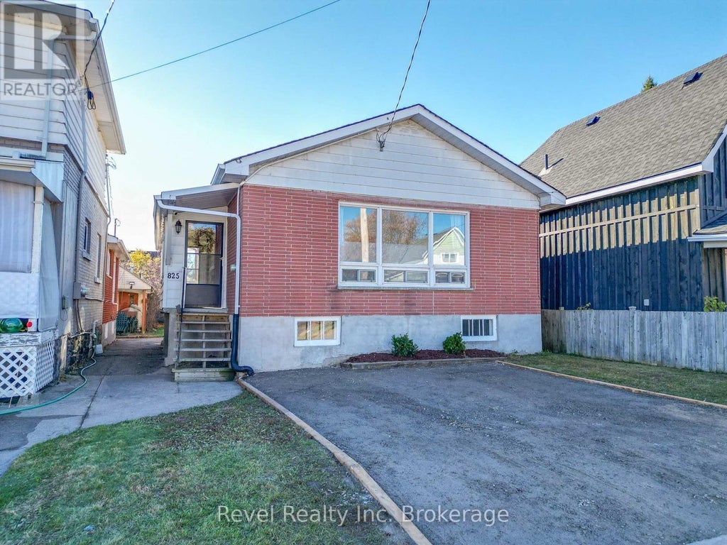 825 Mcintyre Street E, North Bay (central)