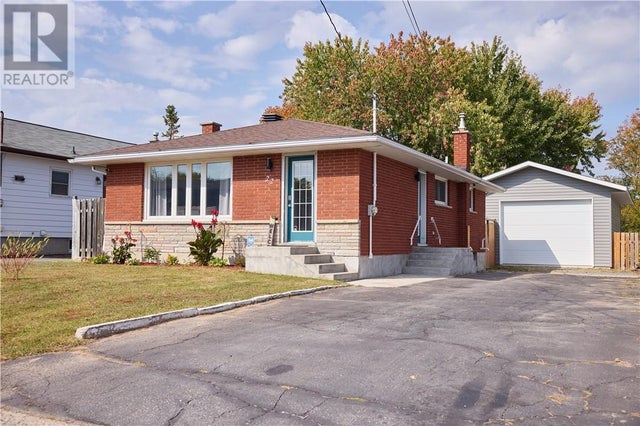 22 Catherine Drive, Sudbury