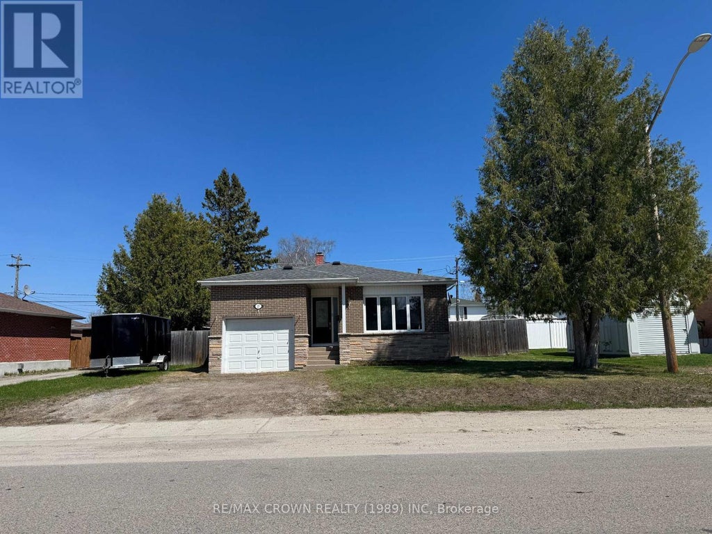 27 Ottawa Street, Kapuskasing
