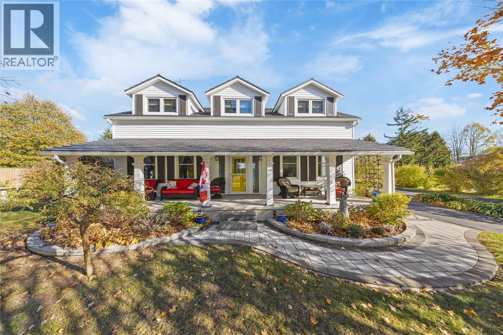 1266 Street Clair Parkway, Moore Township