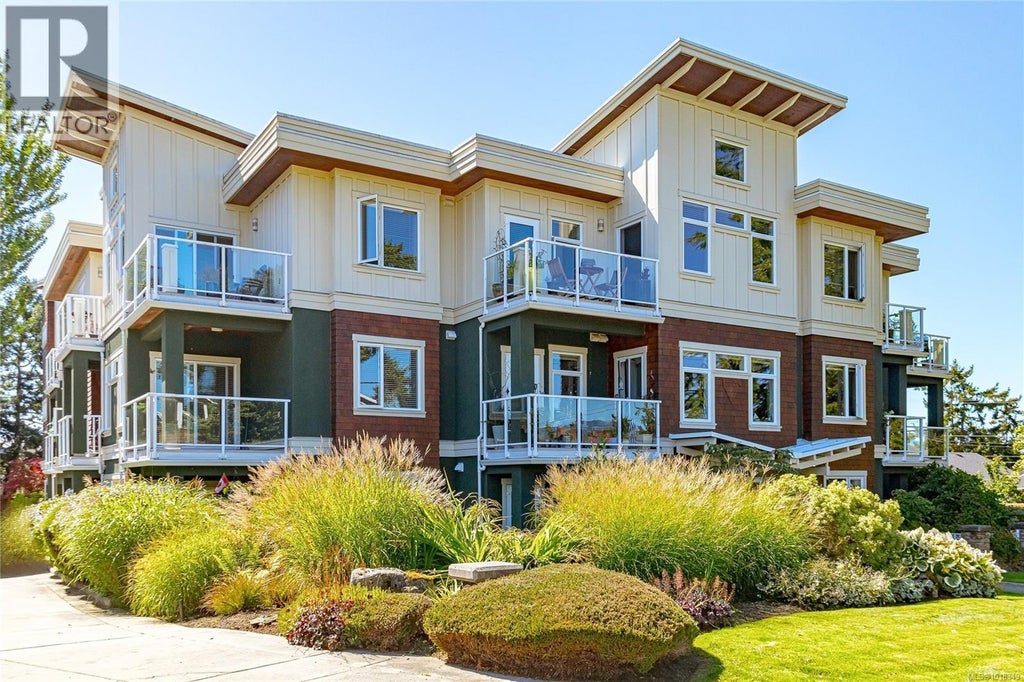 204 2415 Amherst Avenue, Sidney