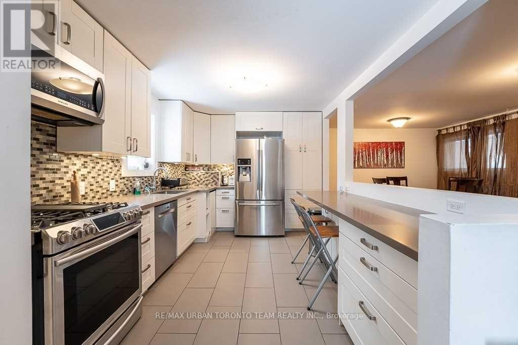 Main - 1277 Broadview Avenue, Toronto (broadview North)