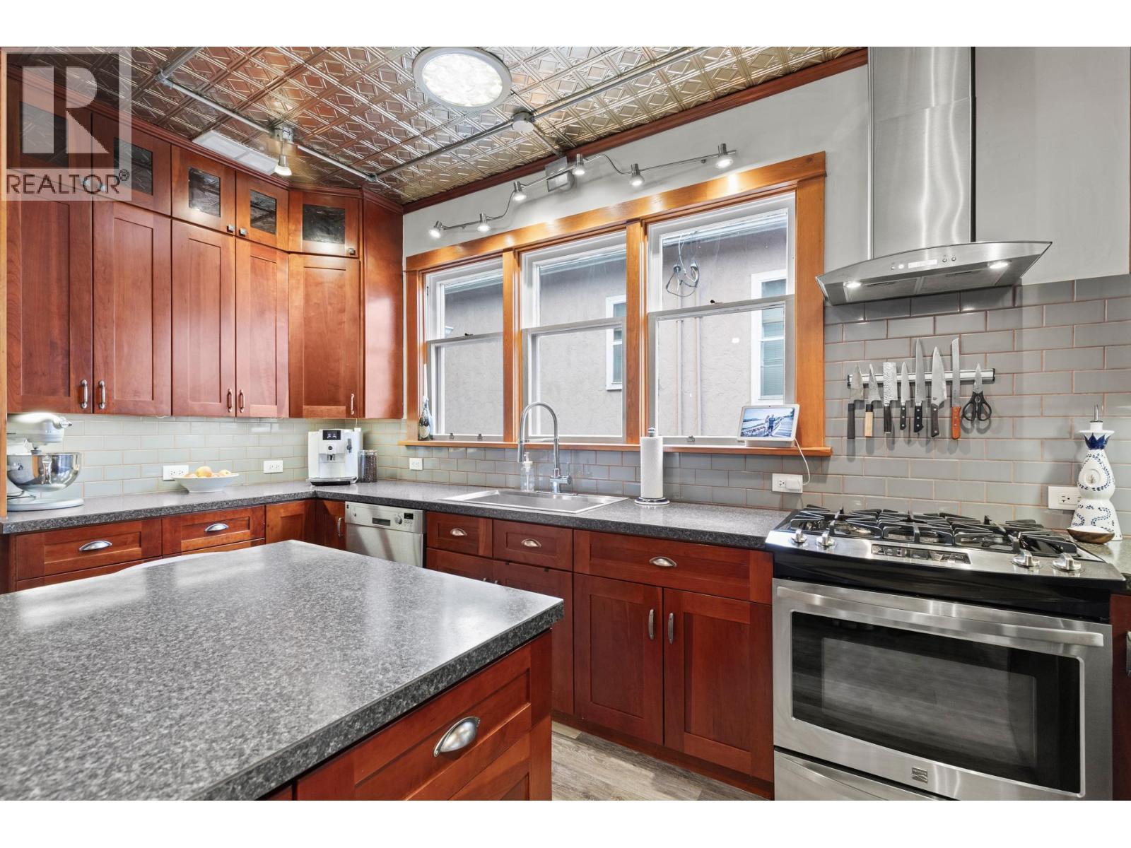 784 Lawrence Avenue. Kelowna, British Columbia