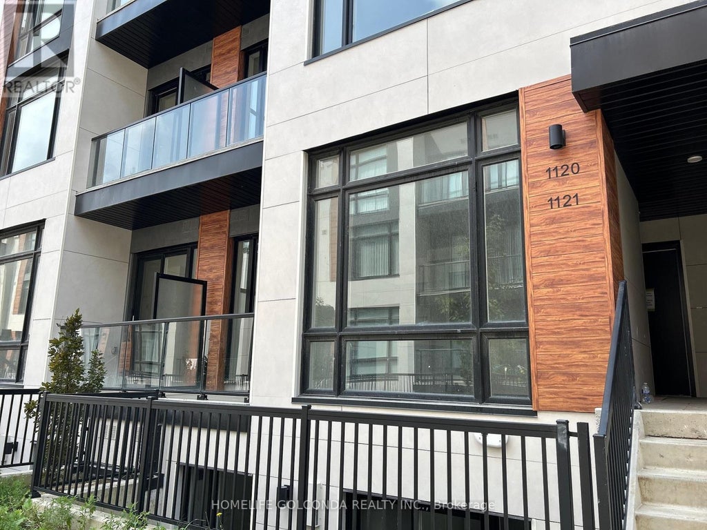 1121 - 12 David Eyer Road, Richmond Hill