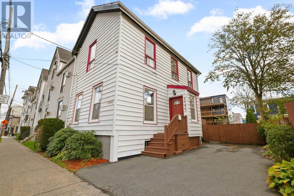 5792 West Street, Halifax