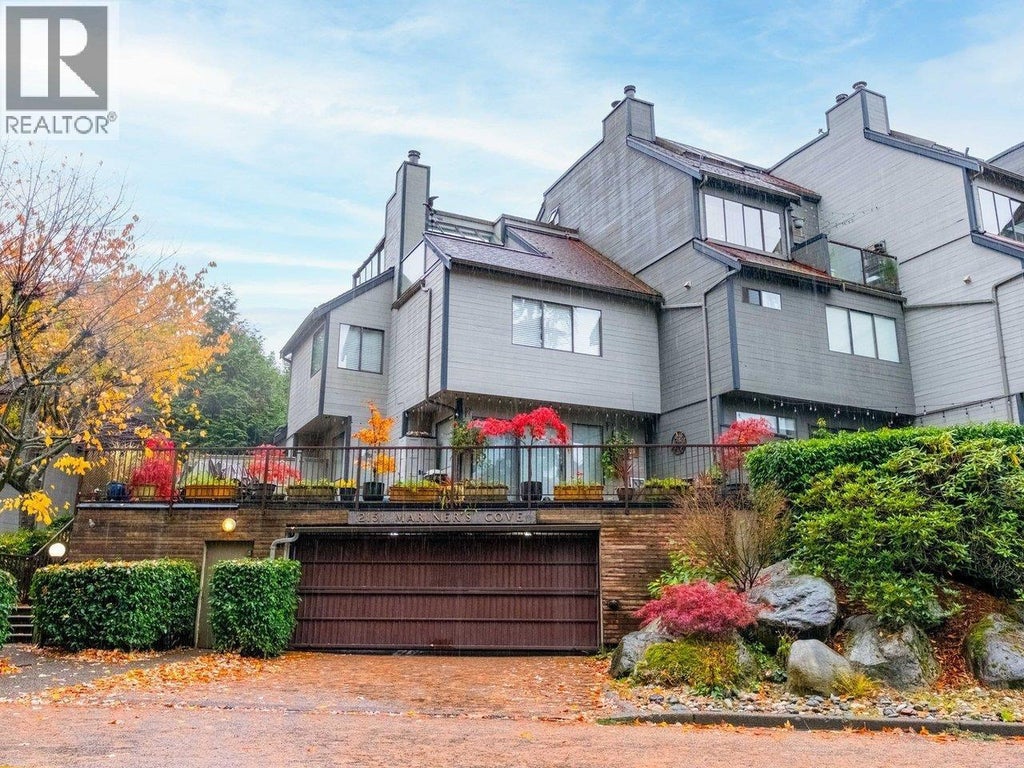 9 2151 Banbury Road, North Vancouver