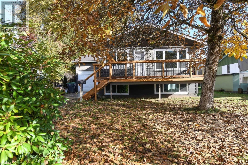 2040 Urquhart Avenue, Courtenay