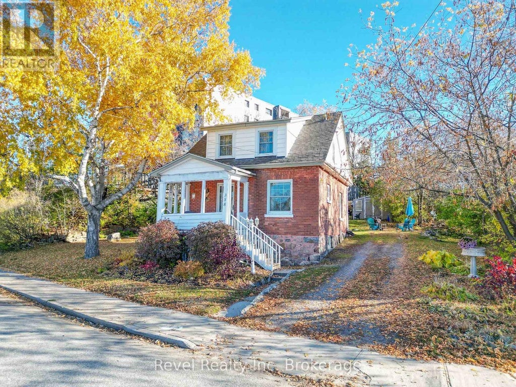 358 Fifth Avenue W, North Bay (central)