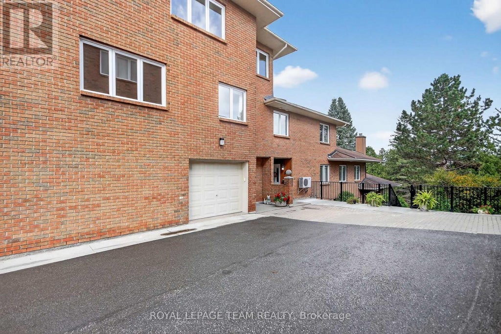 206 Stratas Court, Ottawa