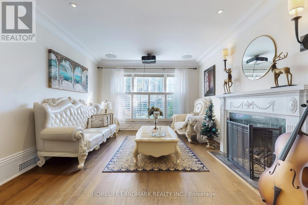 8 Killarney Road, Toronto (forest Hill South)