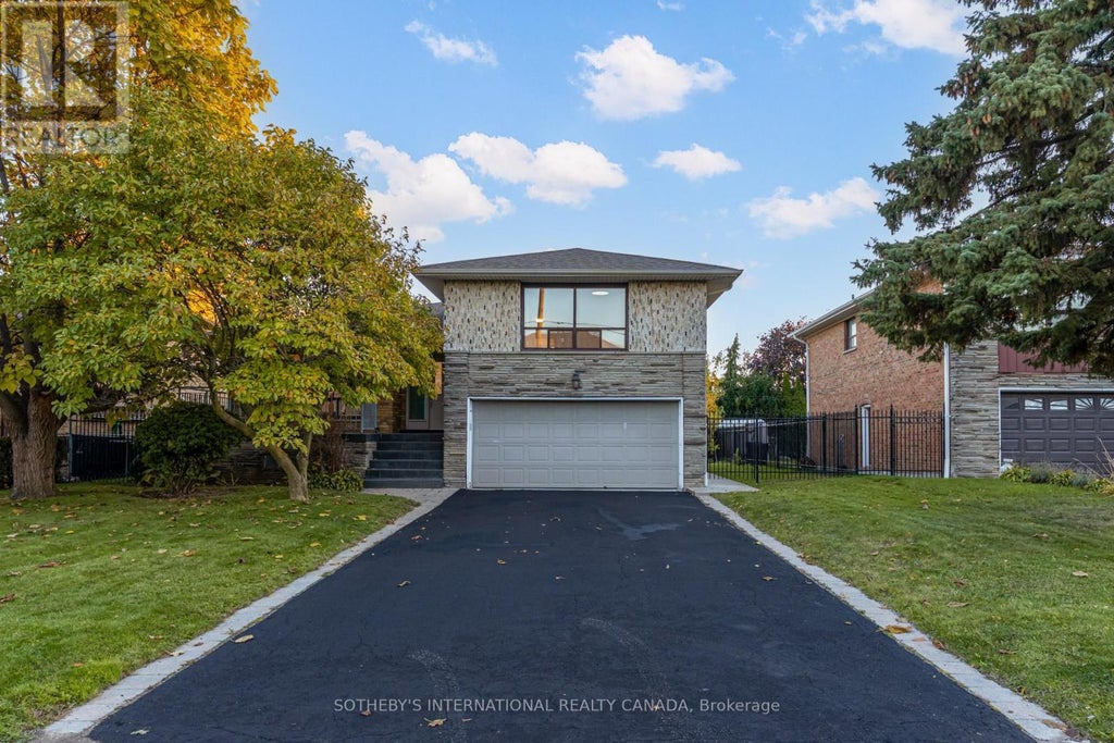 34 Euphrasia Drive, Toronto (yorkdale-Glen Park)