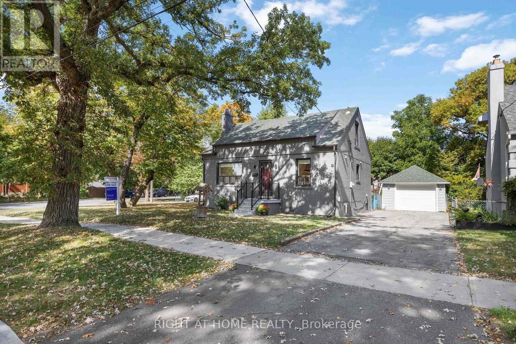 12 Rosalie Avenue N, Toronto (downsview-Roding-Cfb)