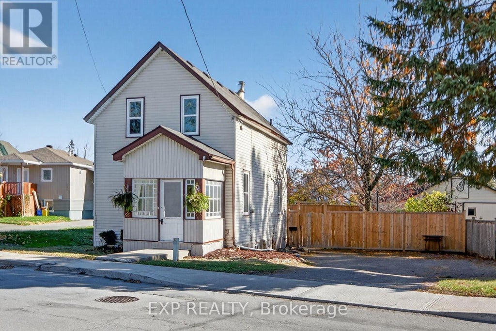 95 Main Street E, Mississippi Mills