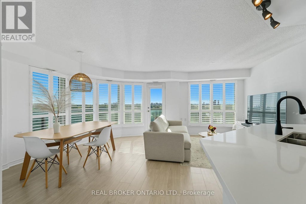 704 - 1030 Sheppard Avenue W, Toronto (bathurst Manor)