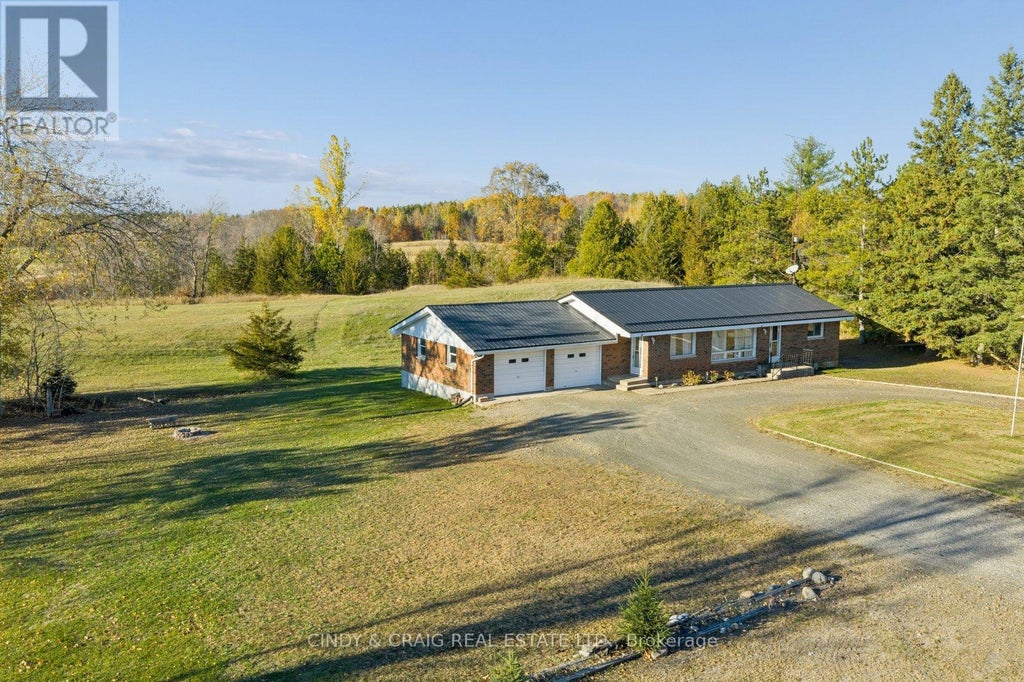 6055 Highway 37, Tweed (tweed (village))