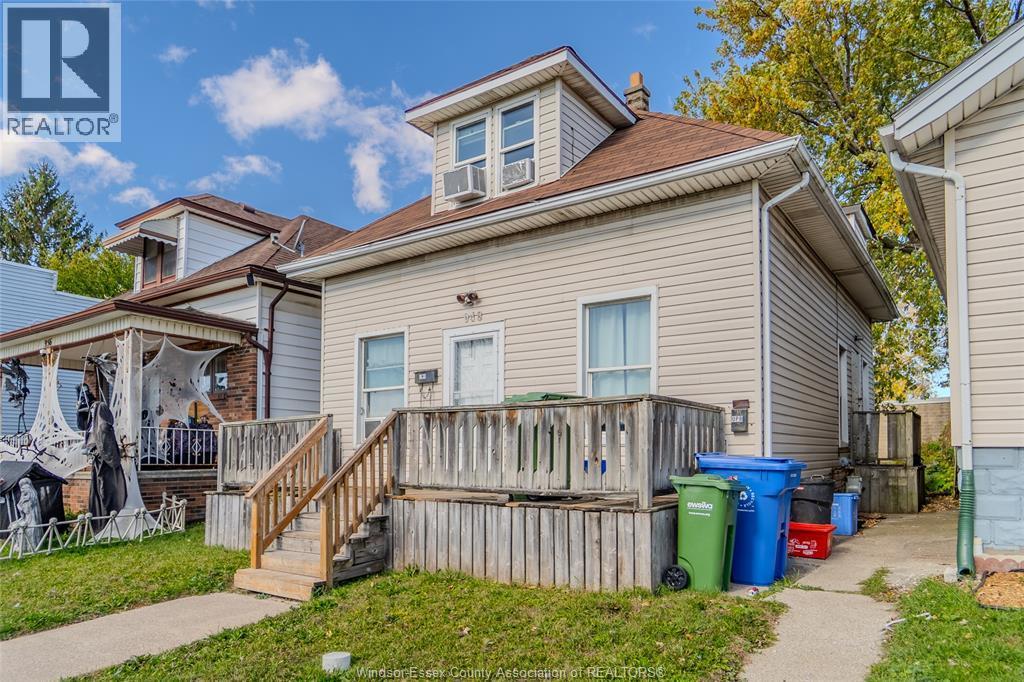 948 Tecumseh Boulevard West, Windsor