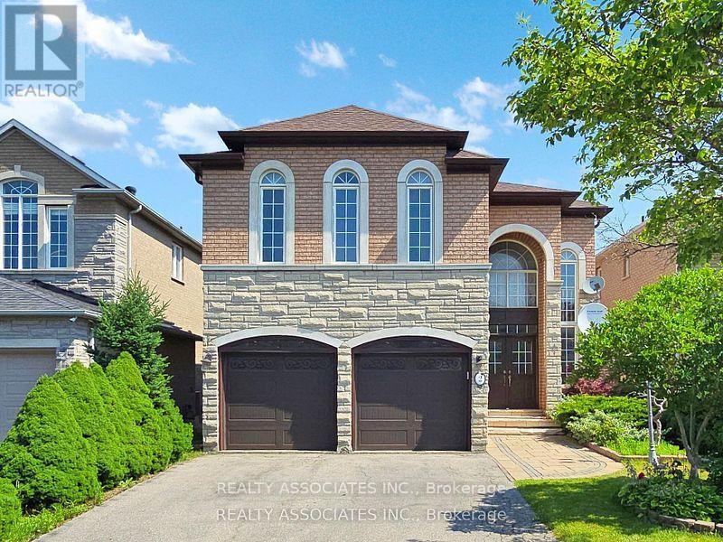 2 Lord Nelson Court, Richmond Hill (rouge Woods)