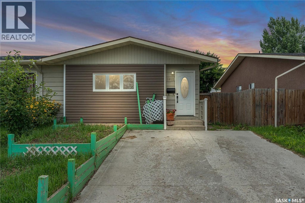 303 3922 Diefenbaker Drive, Saskatoon