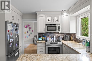 875 Coronado Crescent. Kelowna, British Columbia