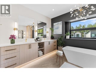 10313 Long Road. Lake Country, British Columbia