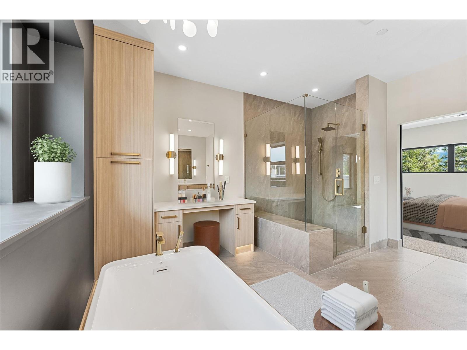 10313 Long Road. Lake Country, British Columbia