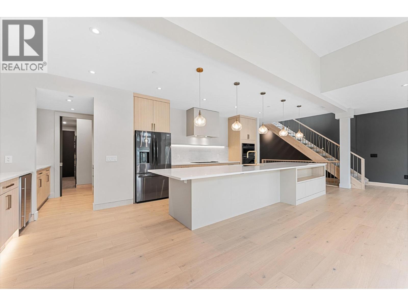 10313 Long Road. Lake Country, British Columbia