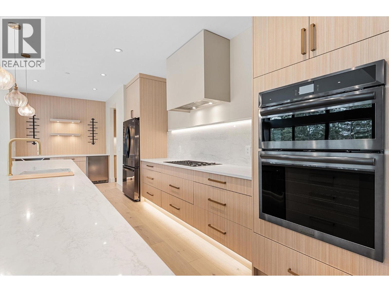 10313 Long Road. Lake Country, British Columbia