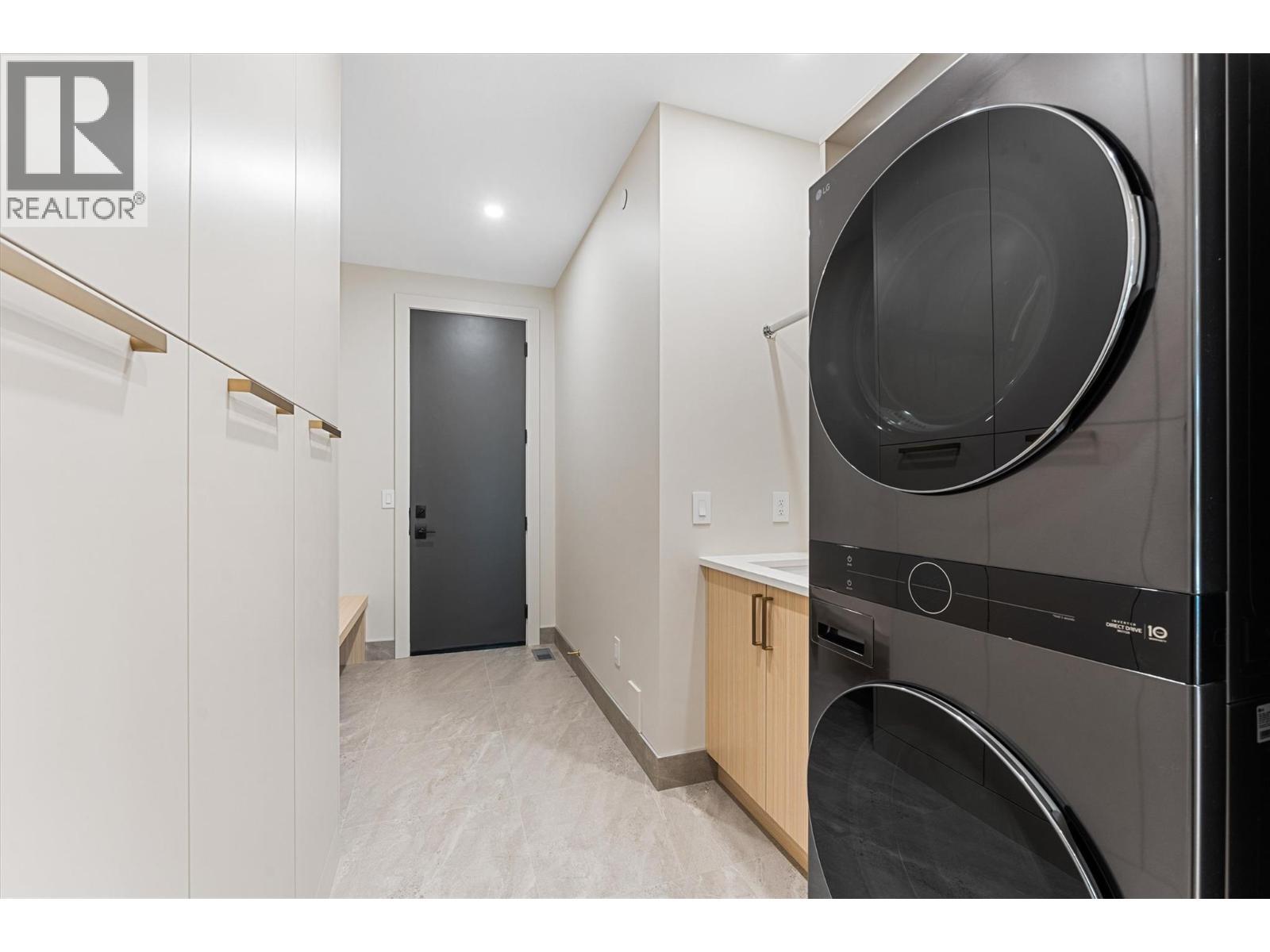 10313 Long Road. Lake Country, British Columbia