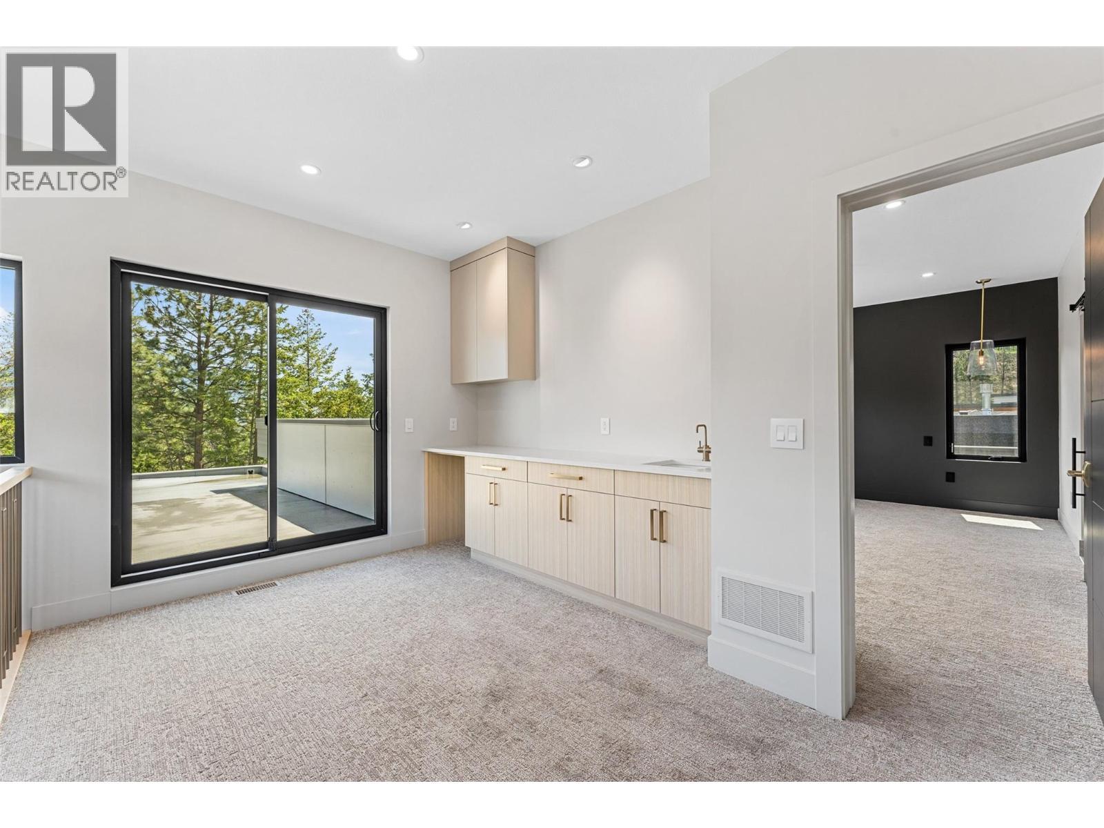 10313 Long Road. Lake Country, British Columbia