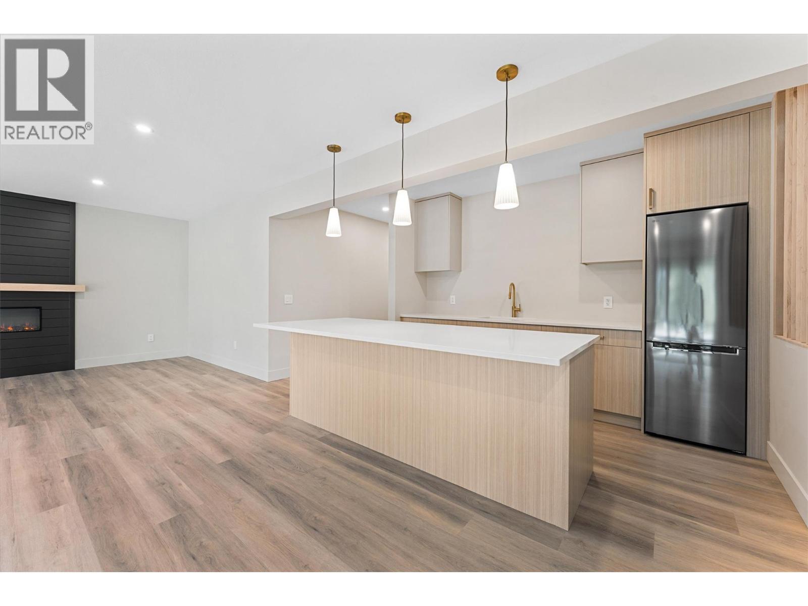 10313 Long Road. Lake Country, British Columbia