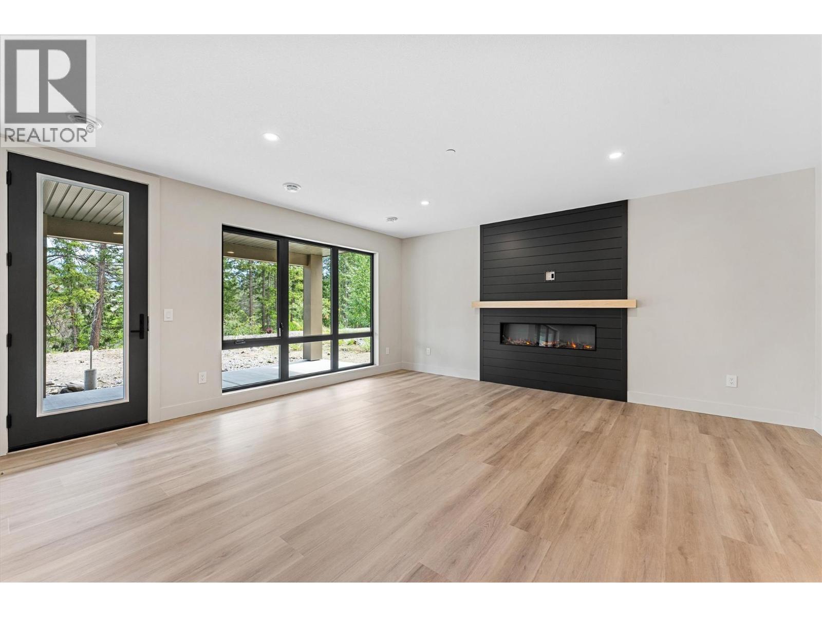 10313 Long Road. Lake Country, British Columbia