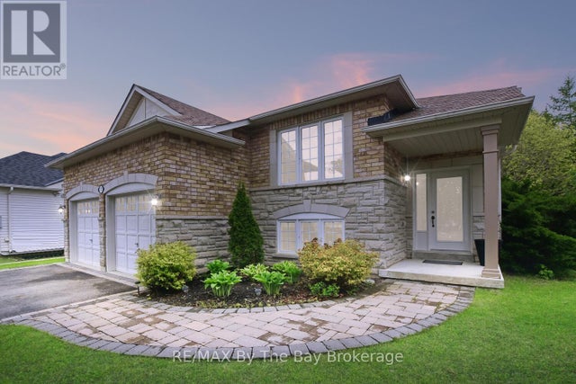 7 Meadowood Drive, Wasaga Beach