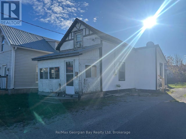 111 Andrew Street S, Orillia