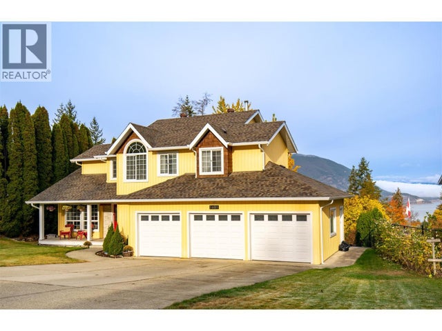 1681 18 Avenue Se, Salmon Arm