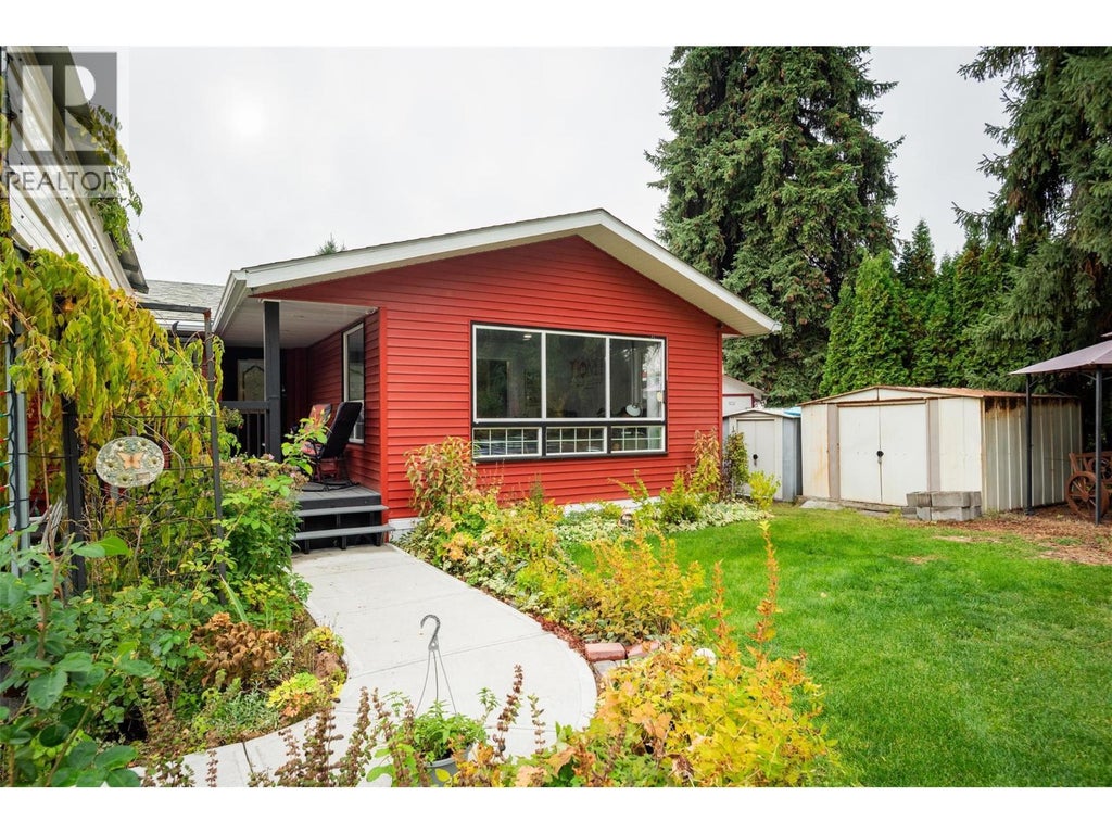 8329 Highway 3b, Trail