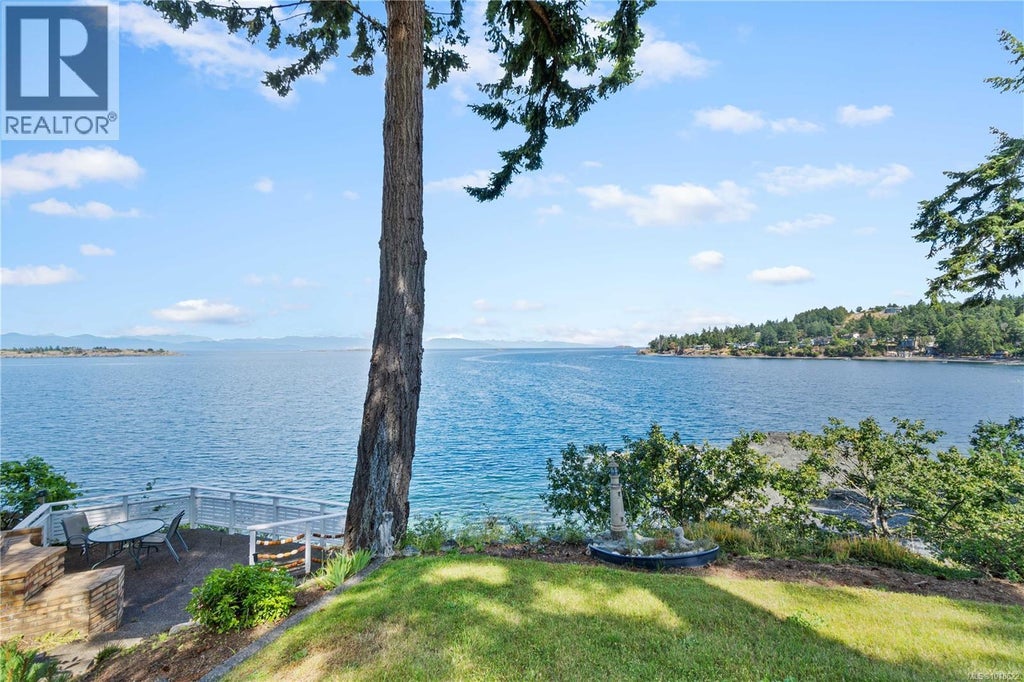 3049 Dolphin Drive, Nanoose Bay