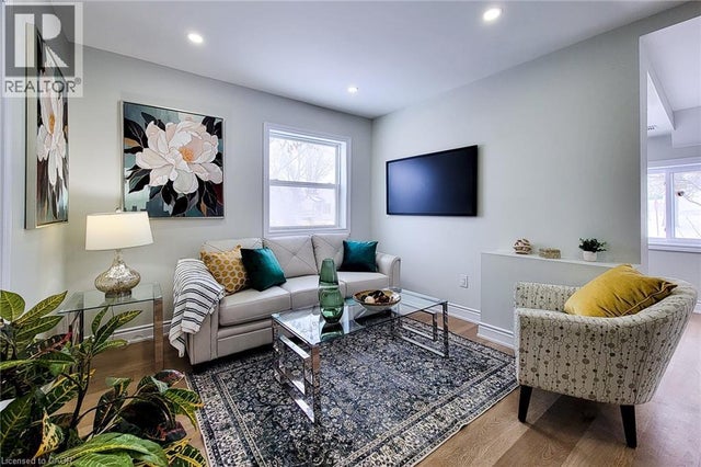 727 College Avenue, Woodstock