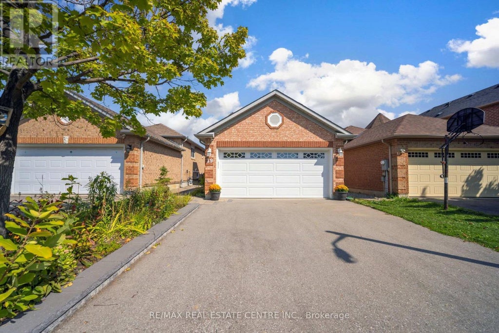 19 Silkwood Crescent, Brampton (brampton West)