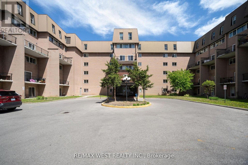 236 - 165 Cherokee Boulevard N, Toronto (pleasant View)