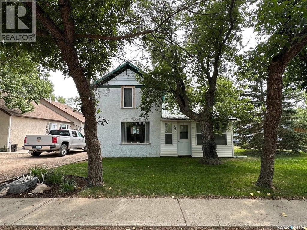 106 3rd Avenue E, Mossbank