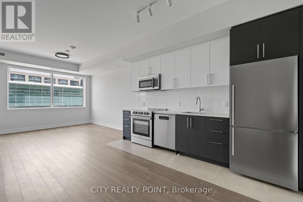 211 - 664 Spadina Avenue, Toronto (university)