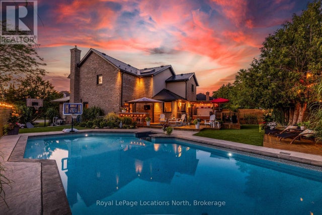 8 Burnside Court, Collingwood