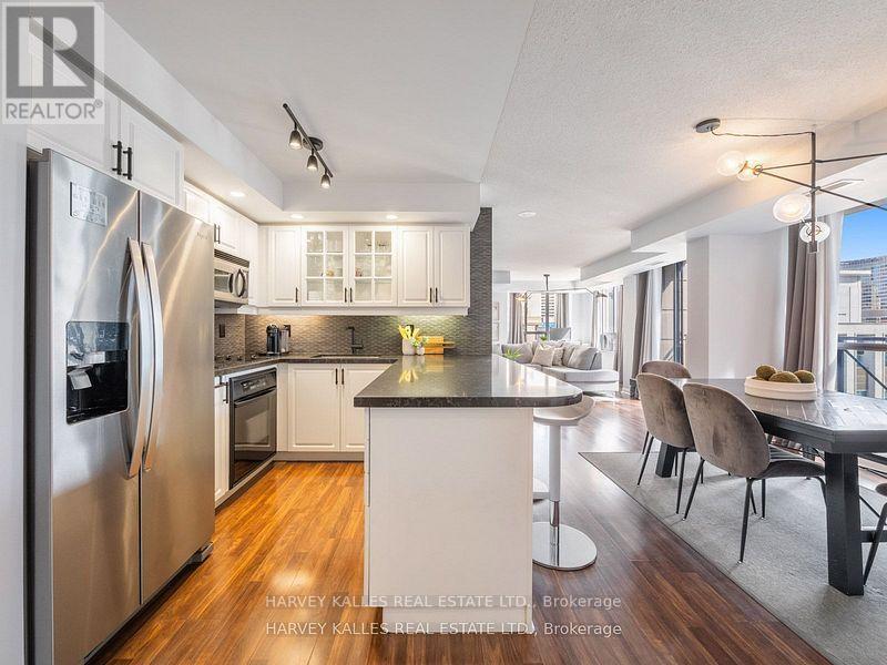 1309 - 140 Simcoe Street, Toronto (waterfront Communities)