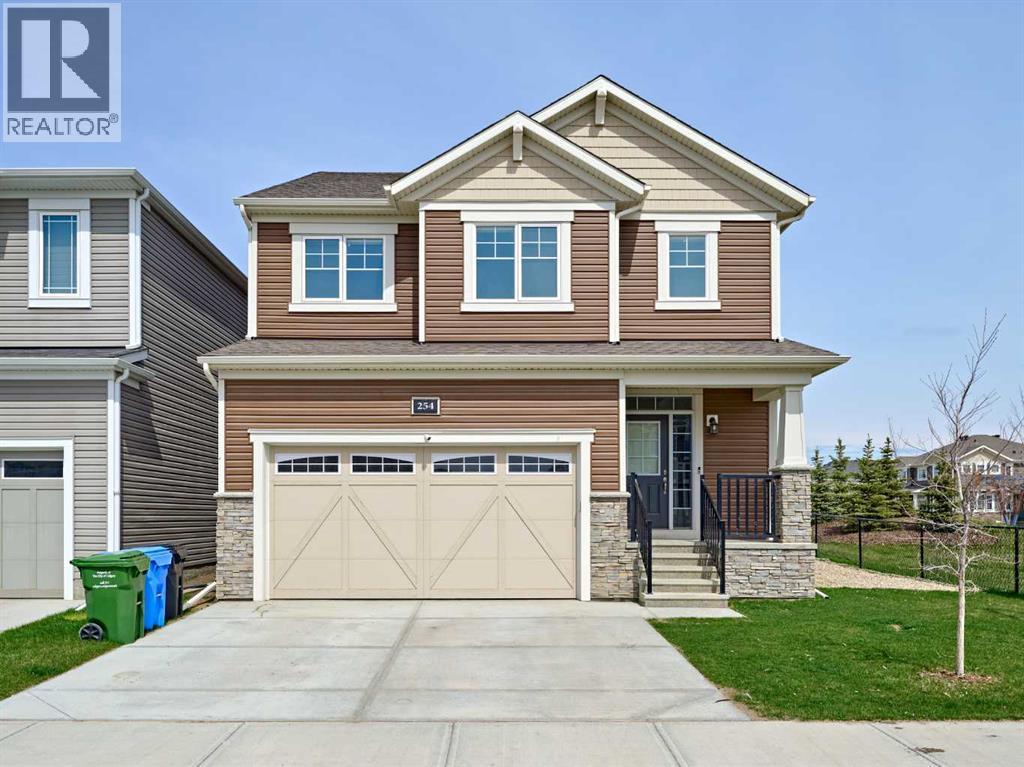 254 Carringham Road Nw, Calgary